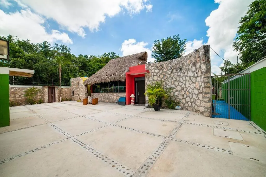 La Palapa - Beautiful Pool Home Sleeps Up To 8 Cancun Mexico