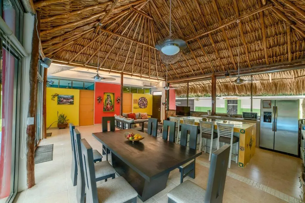 La Palapa - Beautiful Pool Home Sleeps Up To 8 Cancun Holiday home