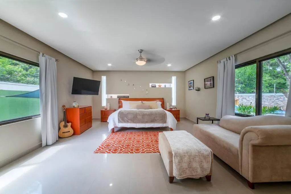 La Palapa - Beautiful Pool Home Sleeps Up To 8 Cancún
